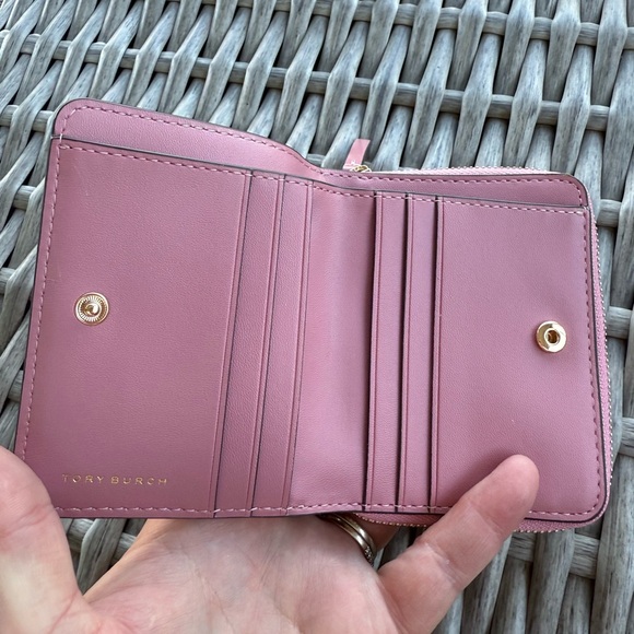 NWT Tory Burch Emerson Patent Leather Mini Wallet Pink with Gold Logo - Picture 5 of 9